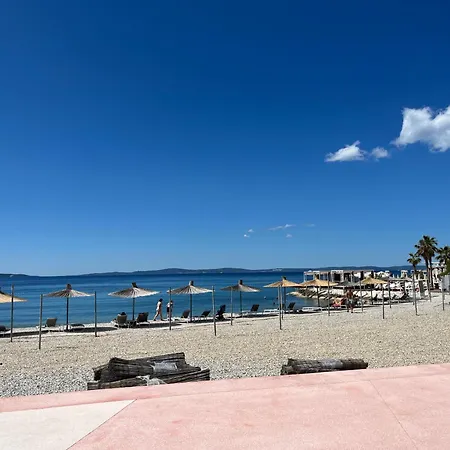 Apartment Del Mar Apartment, Two Bedrooms, Beachfront