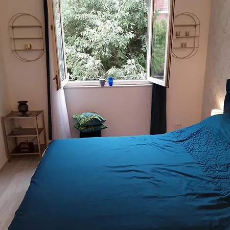 Del Mar Apartment, Two Bedrooms, Beachfront Apartman