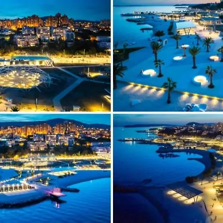 Del Mar Apartment, Two Bedrooms, Beachfront * Split