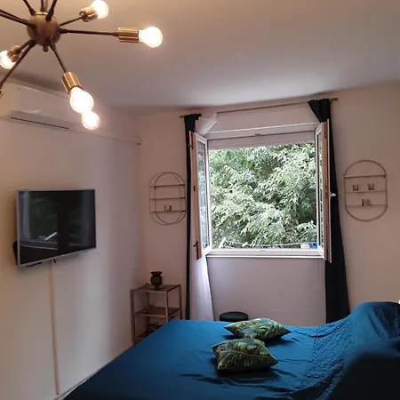 아파트 Del Mar Apartment, Two Bedrooms, Beachfront *
